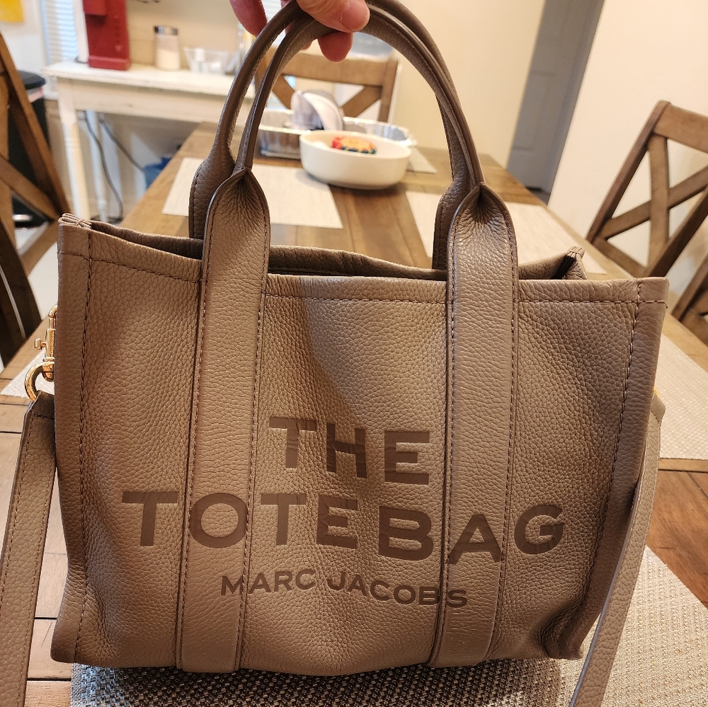 THE TOTE BAG